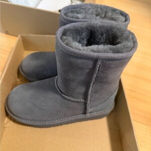 UGG Kids Classic Gray Boots Size 13